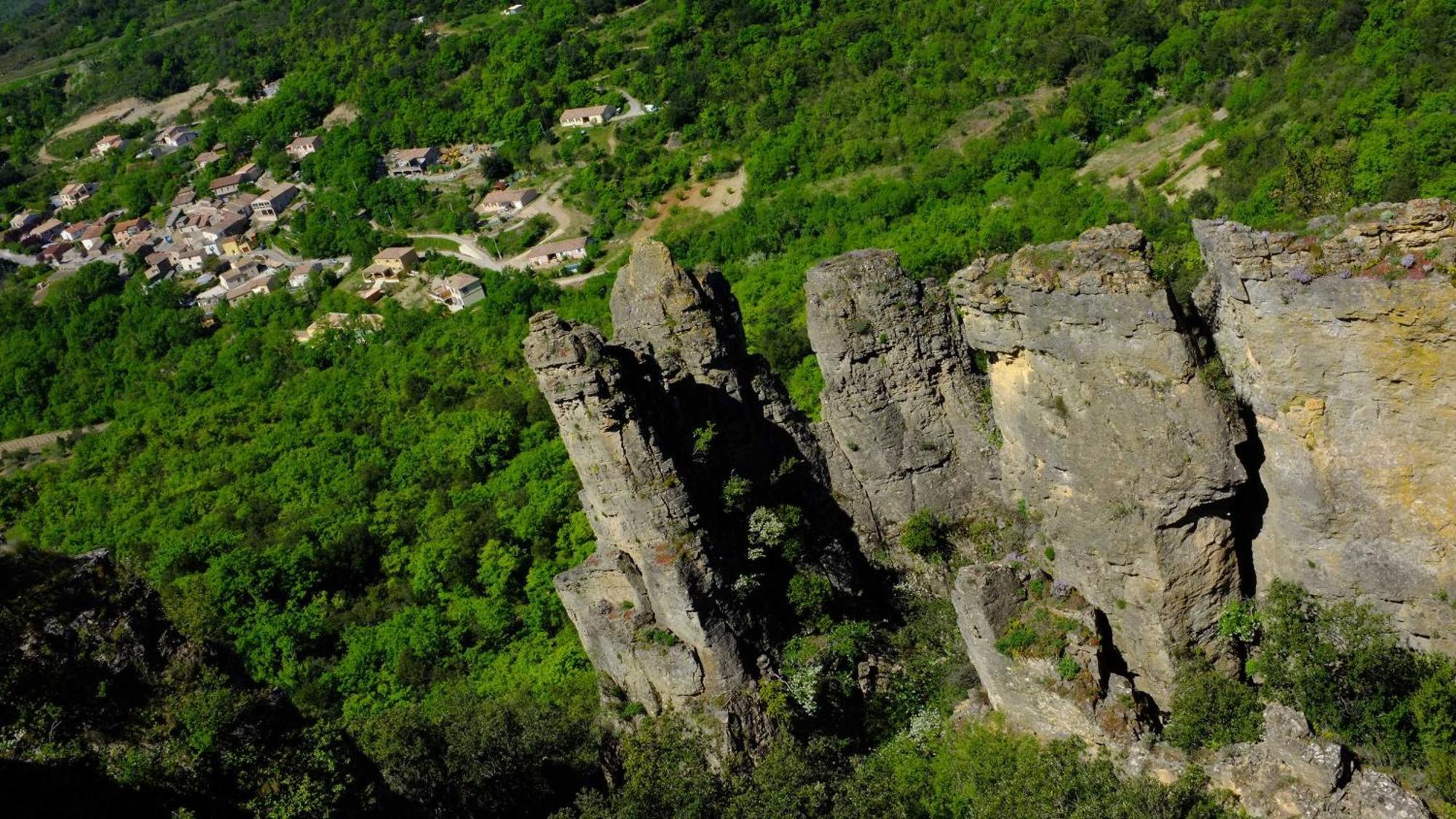 Des Lits Sur La Place Hérépian Dış mekan fotoğraf